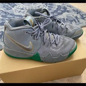 Nike Kyrie 4’s Youth size 5.5